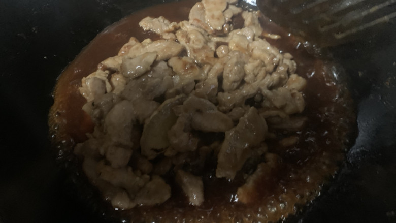 #闹元宵#糖醋里脊,下入里脊肉翻炒