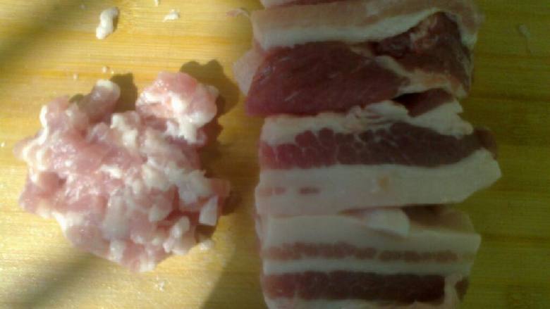 广西桂林恭城特色小吃-柚子叶粑,<a style='color:red;display:inline-block;' href='/shicai/ 428'>五花肉</a>