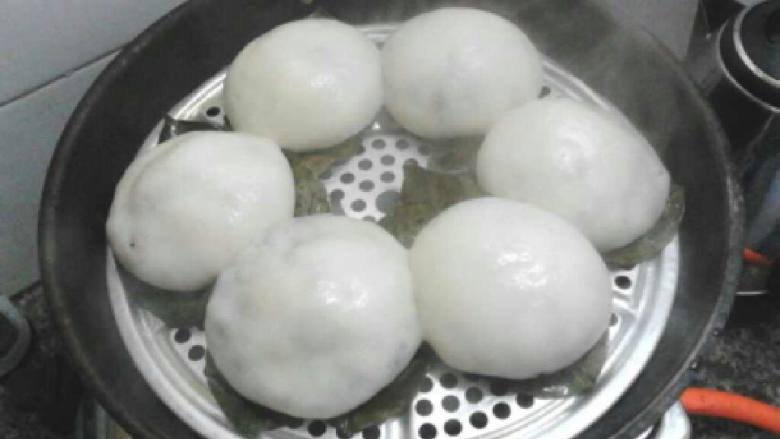 广西桂林恭城特色小吃-柚子叶粑,一会儿功夫好了