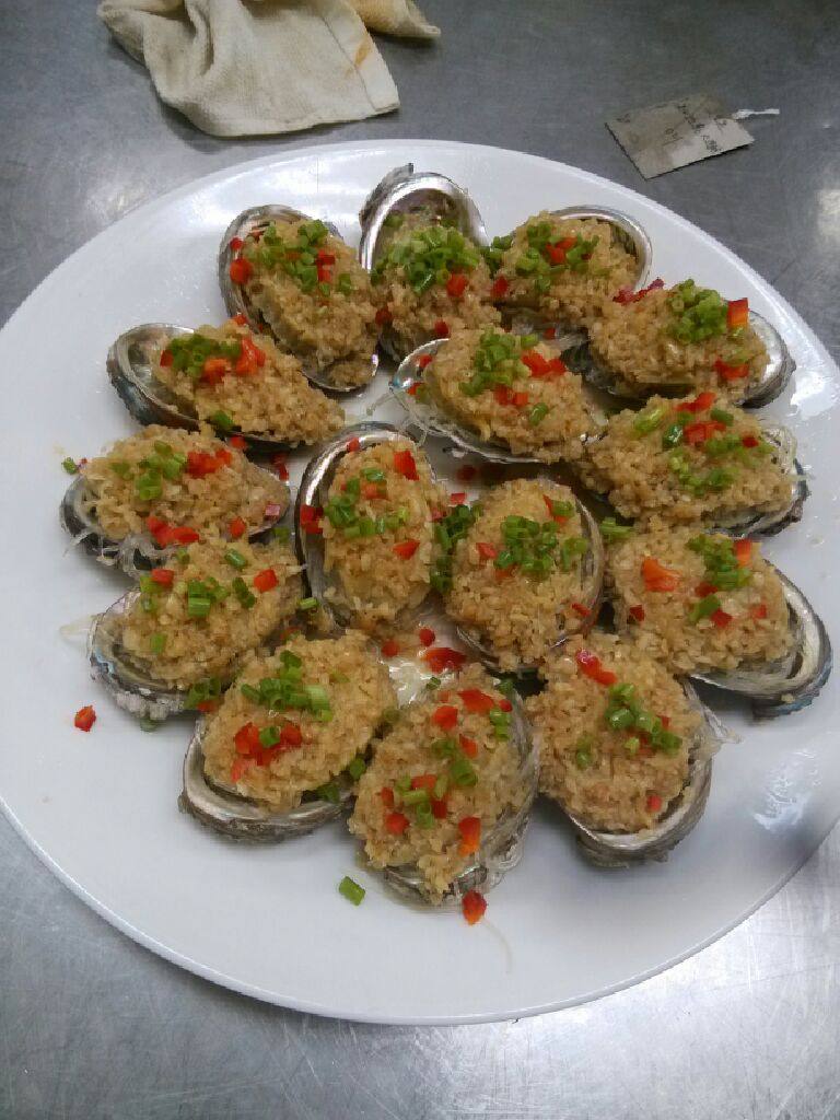 蒜蓉粉丝蒸连鲍