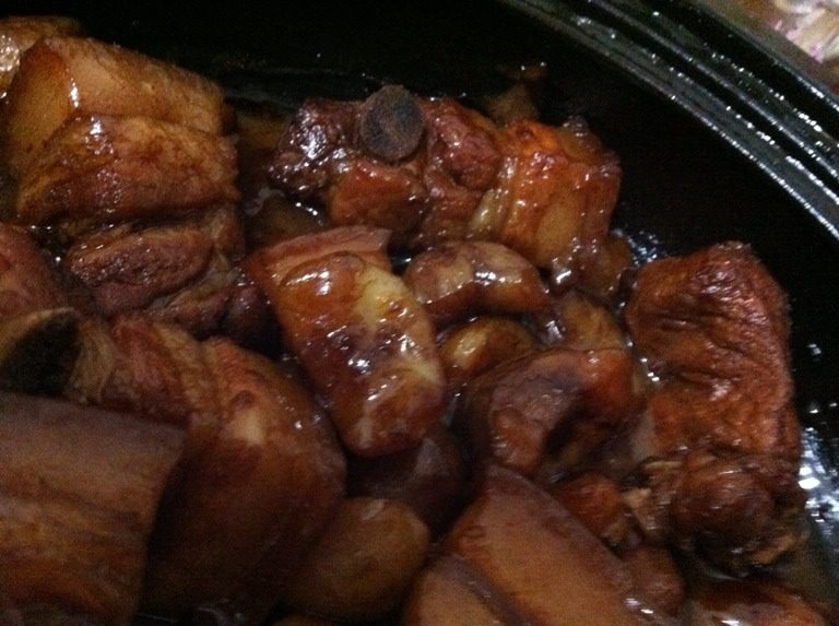 塔吉锅红烧肉炖菱角