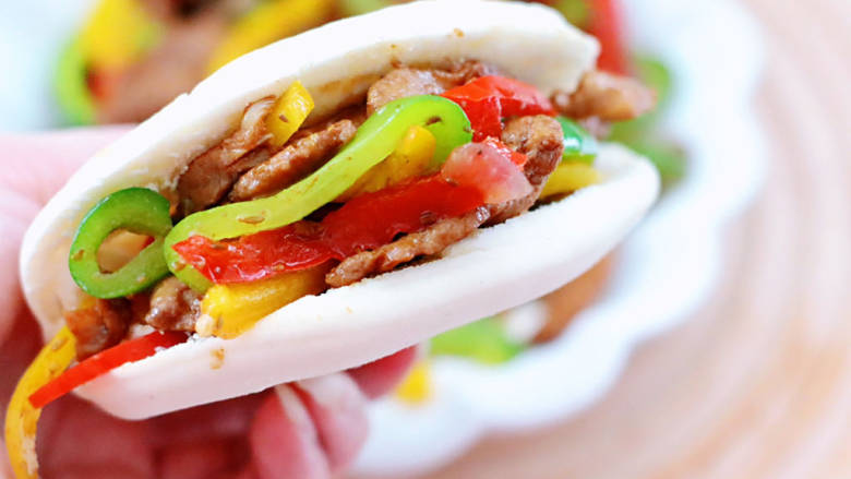 彩椒鸡肉孜然小炒,拌面和夹馍,下饭都超好吃。