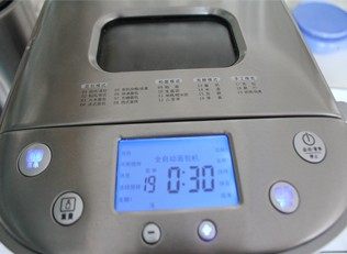 紫薯南瓜土司,启动烘烤程序30分钟,烧色浅即可。