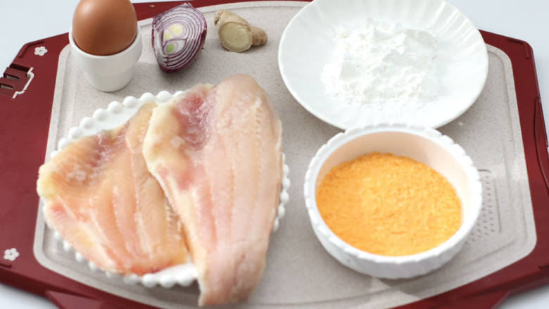 香酥风味鱼排(空气炸锅版),首先备齐所有的食材。