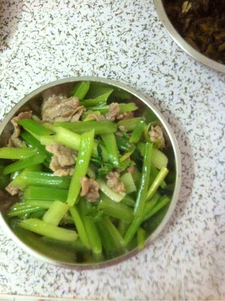 西芹炒肉