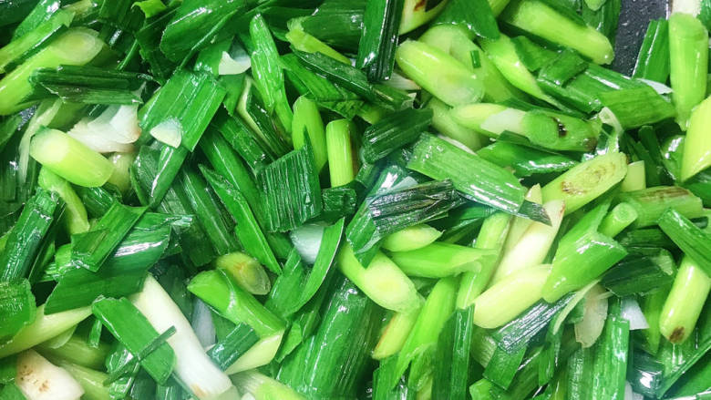 蒜苗炒牛肉,炒至9成熟