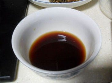 罗汉斋烩饭,蚝油,老抽,白砂糖,水调成料汁,淀粉加水调匀。