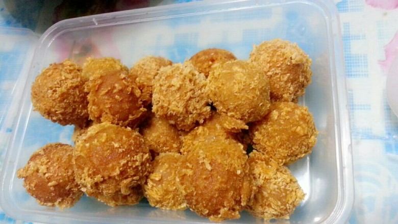炸金珠,好了!全部炸完!香喷喷!很美味哦!