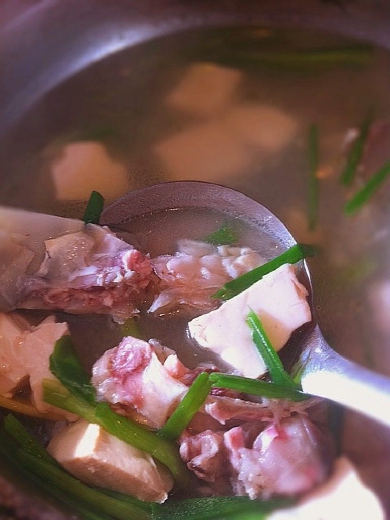 夏日美味汤：鱼头豆腐汤
