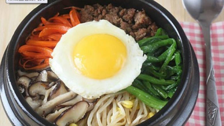 不用石锅制作韩式石锅拌饭