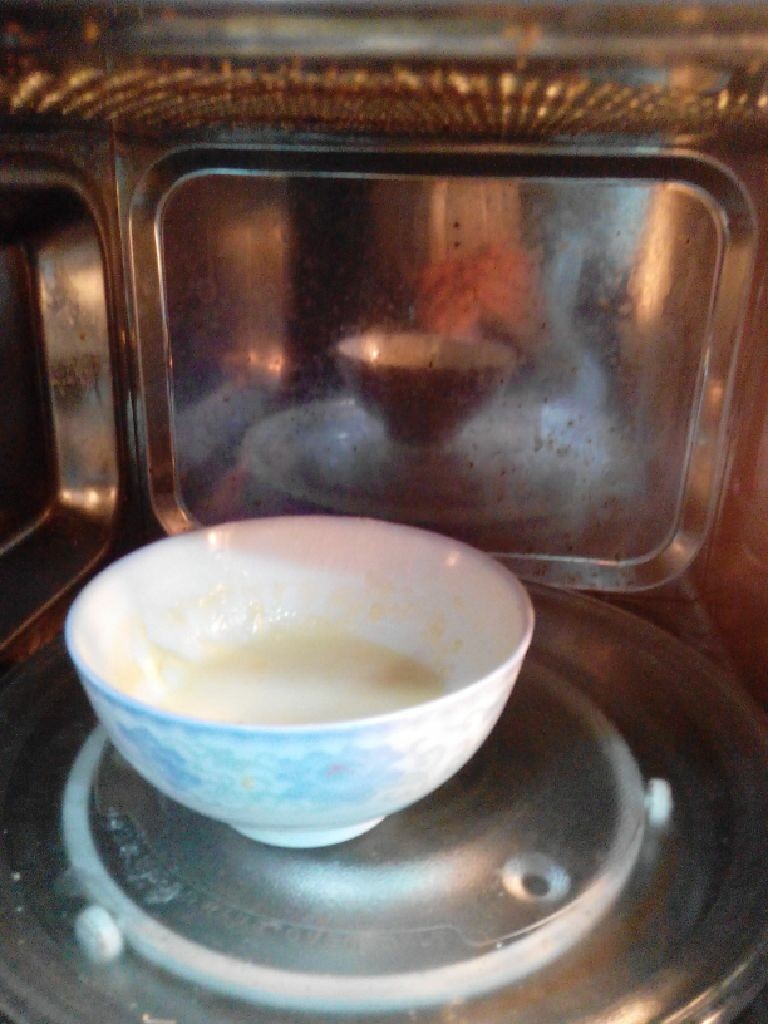 简易小拼盘,放入微波炉烤大约一分钟