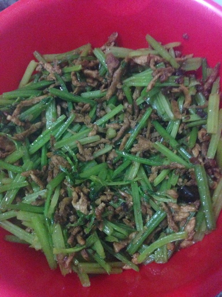 芹菜炒肉丝