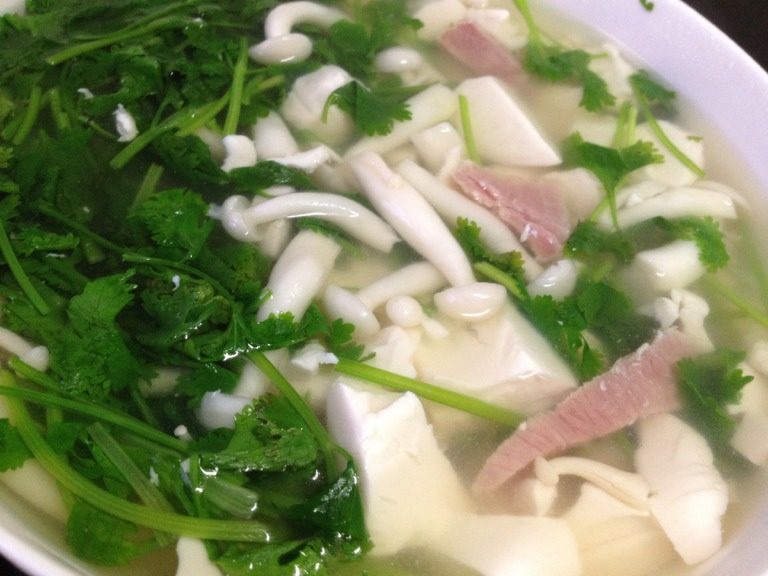 菌菇咸肉豆腐汤