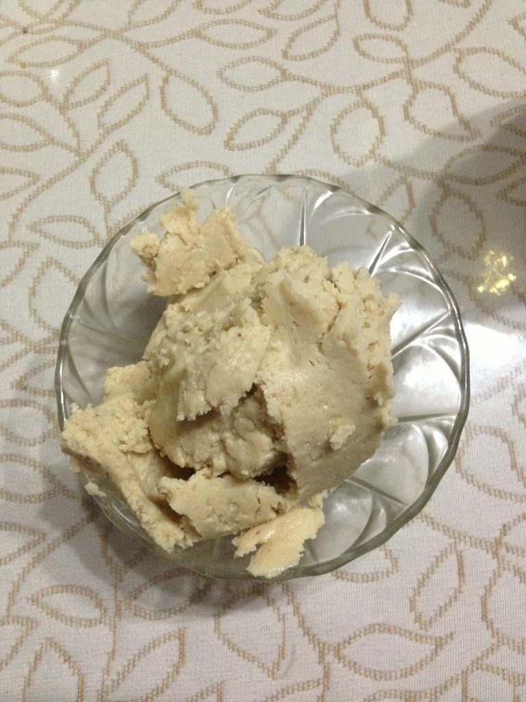 自制花生酱,如图：料理机打的花生自己会出油。