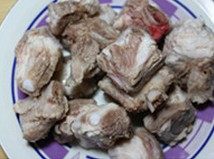 “可勒”排骨,排骨飞水去血水洗干净
