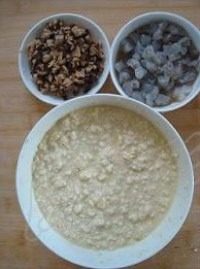 虾仁豆腐羹,虾仁切丁，泡发的香菇切成丁，倒入豆腐泥中