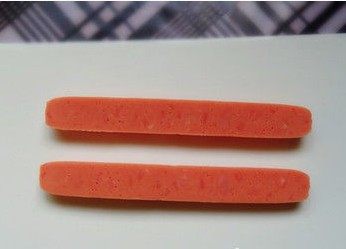 爱心火腿煎蛋,<a style='color:red;display:inline-block;' href='/shicai/ 438'>火腿</a>肠从中间一分为二