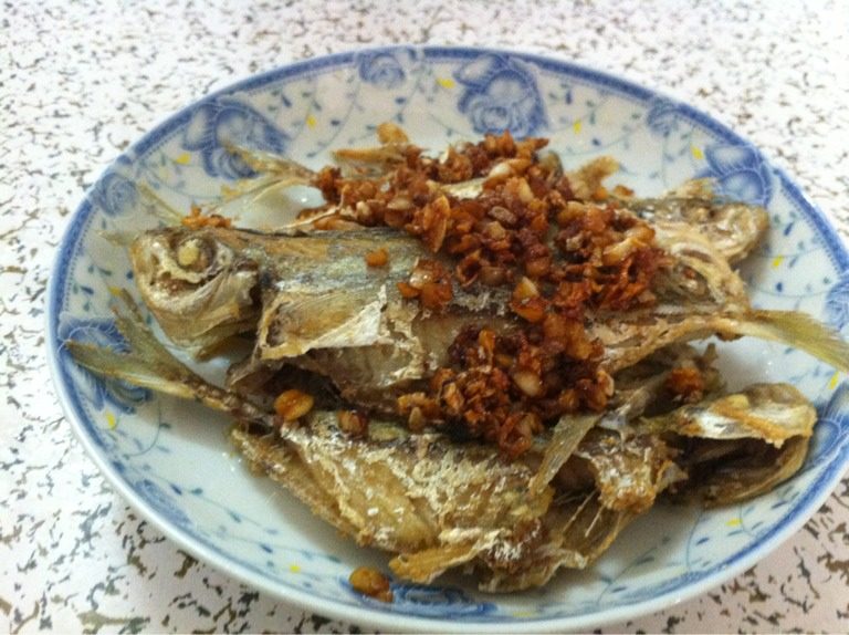 蒜汁金边鱼