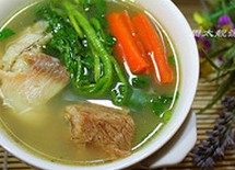西洋菜煲鲫鱼,将洗净的<a style='color:red;display:inline-block;' href='/shicai/ 3384'>西洋菜</a>倒入一起煲煮15-20分钟，加盐调味即可食用了