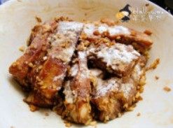 蒜蓉香烤肋排,加入除盐以外的调味料揉搓,盖保鲜膜腌制过夜