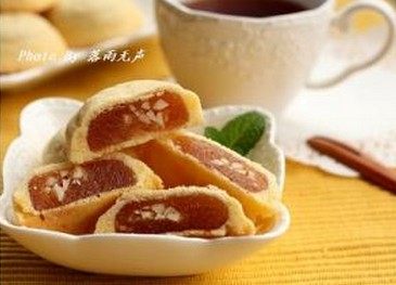 杏仁蜜桃酥,冷却后放入密封盒,放置几个小时食用更佳