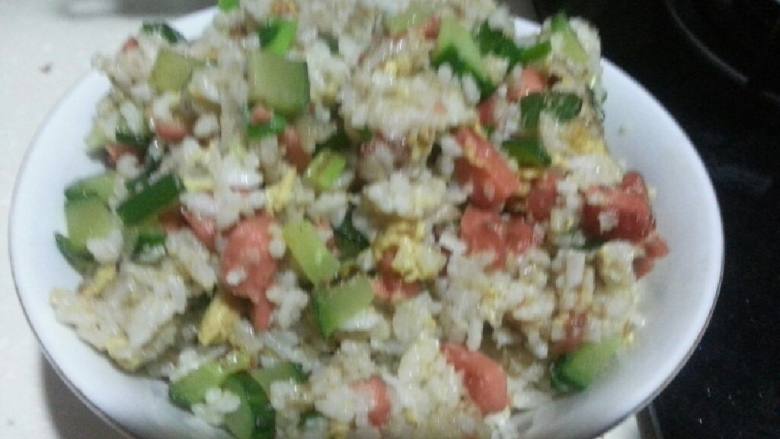 黄瓜火腿蛋炒饭