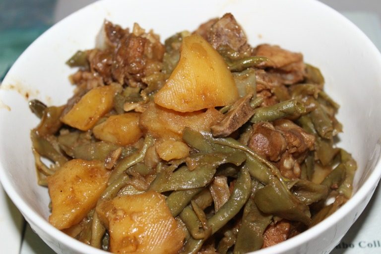 东北油豆角干炖排骨