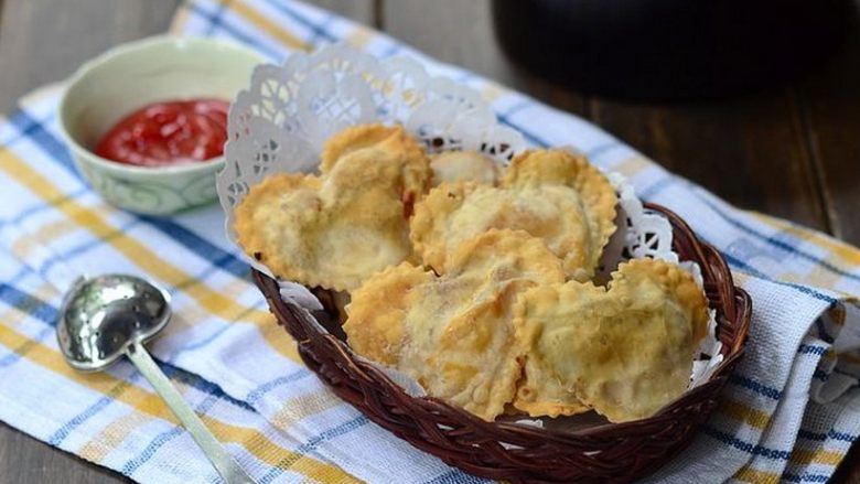 酥炸爱心水果馄饨