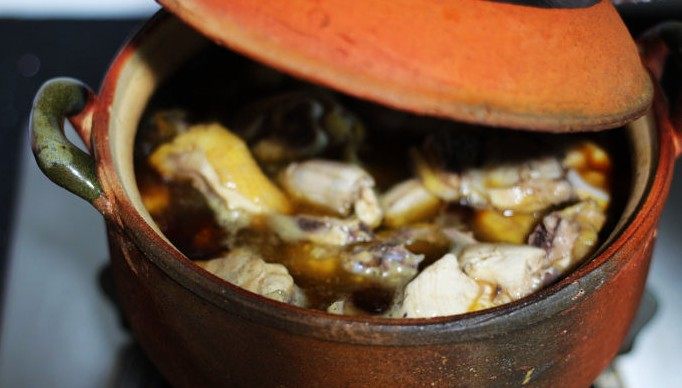 花雕鸡,大火烧开后转中小火盖上盖子焖25分钟