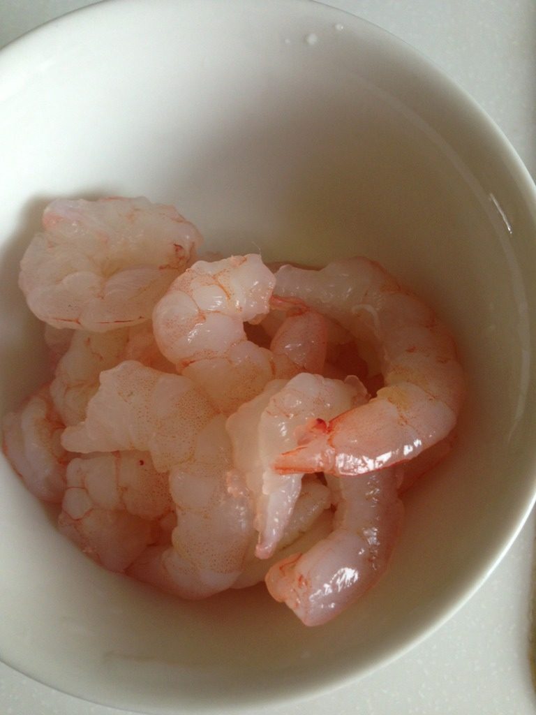 虾仁冬瓜,<a style='color:red;display:inline-block;' href='/shicai/ 287'>虾仁</a>洗净去虾线