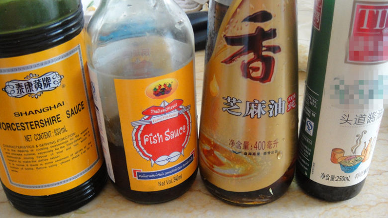 烫干丝,准备调料