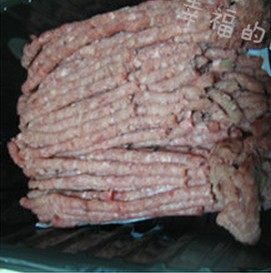 蘑菇肉酱,牛肉馅提前从冰箱里拿出解冻