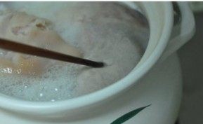 苦藠炖肚子,两小时后汤色浓郁，肚子也能轻松用筷子戳破
