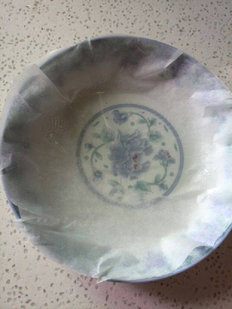 煎麦的(闽南话),5.另外也可用微波炉做,在碟内铺一张烹调纸,上面涂油,倒点下去,保鲜膜包上,高火3两分钟