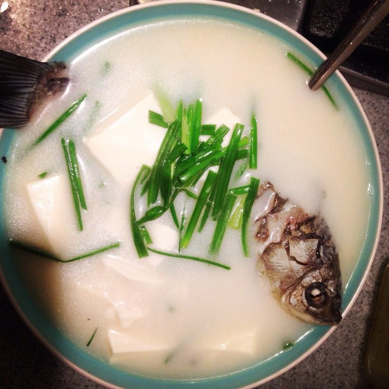 鲫鱼豆腐汤