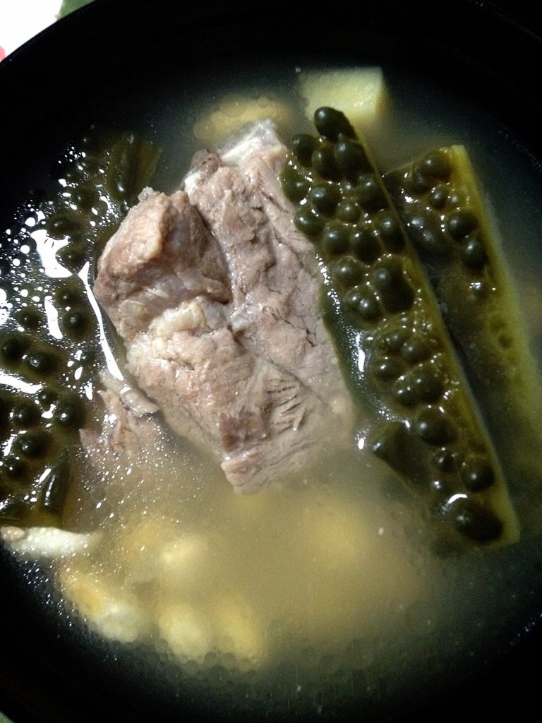 苦瓜黄豆排骨汤