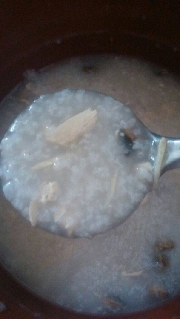 蘑菇鸡肉粥