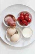 番茄培根塔,小番茄对半切开；培根切丁