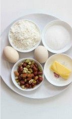 意式坚果脆饼,黄油室温软化;鸡蛋回温;泡打粉与低筋面粉混合过筛备用