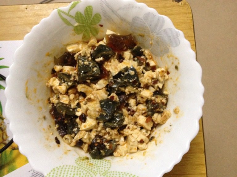 皮蛋拌豆腐