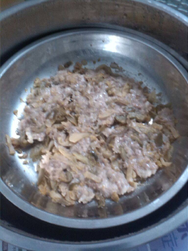 榨菜肉饼