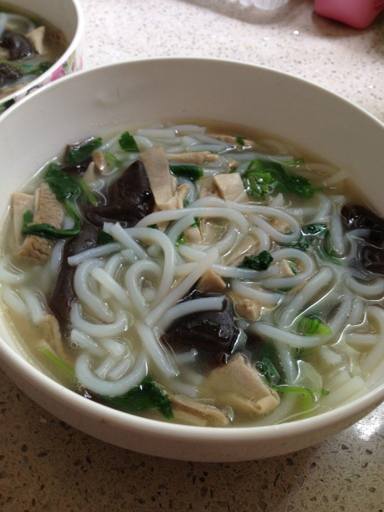 青菜木耳猪肚米线