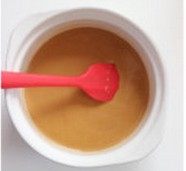 焦糖冰激凌,缓慢加入牛奶,边搅拌边倒入,在沸腾前熄火,