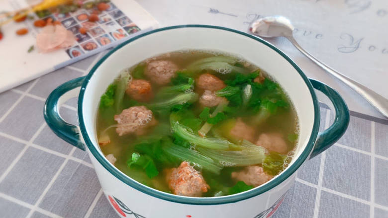 牛肉丸子汤,上桌
