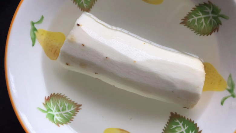 素炒山药,去皮,水中泡一会