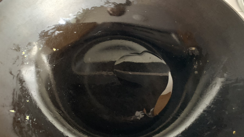 黄瓜炒土豆丝,热锅倒油