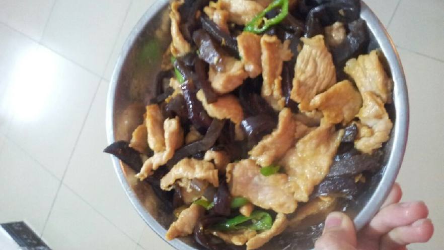 木耳炒瘦肉