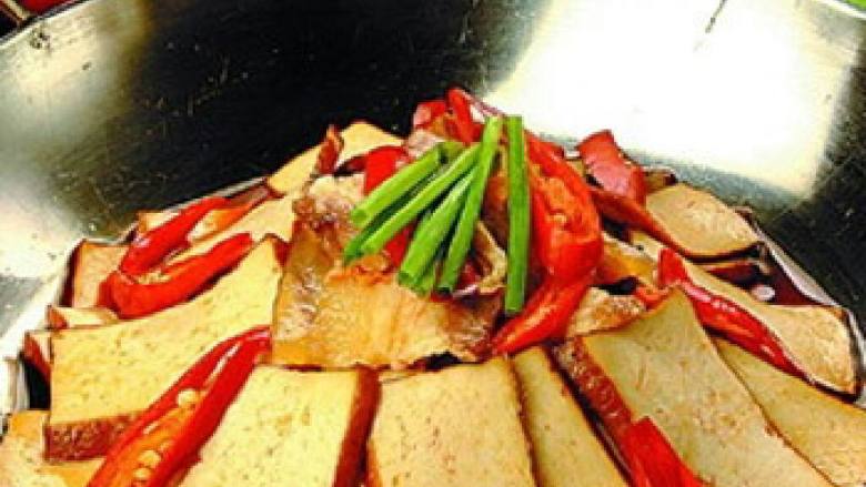 干锅熏烟肉香干