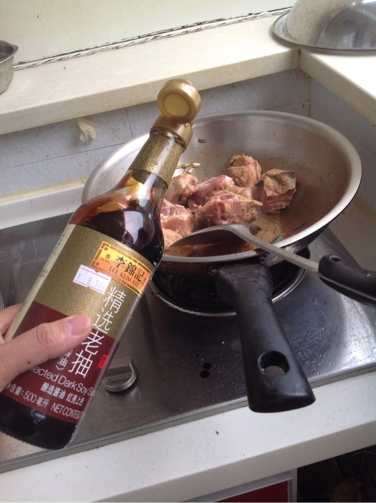 排骨炖豆角,如图<a style='color:red;display:inline-block;' href='/shicai/ 762'>老抽</a>一点点～