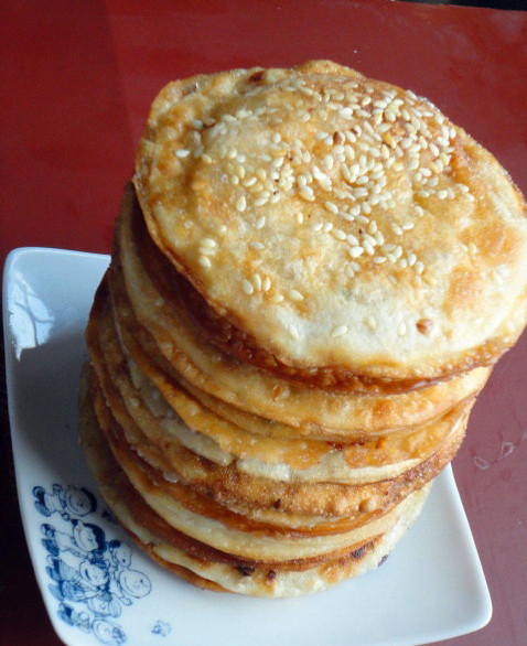 肉糜煎饼,入油锅煎至两面金黄,晾凉